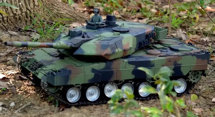 2.4Ghz 1/16 Scale Remote Control German Leopard 2A6 tank RC tank AirSoft RC Battle Tank Smoke & Sound (Metal Gear & tracks)