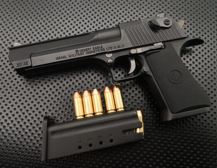 אקדח אקדחי צעצוע בקנה מידה 1/2.05 נשר המדבר Desert Eagle