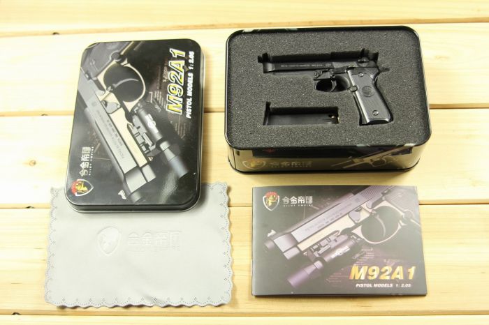 1/2.05 scale Italia Beretta M92F fake gun toy pistols police gun toy pistol gun model toy guns metal prop gun