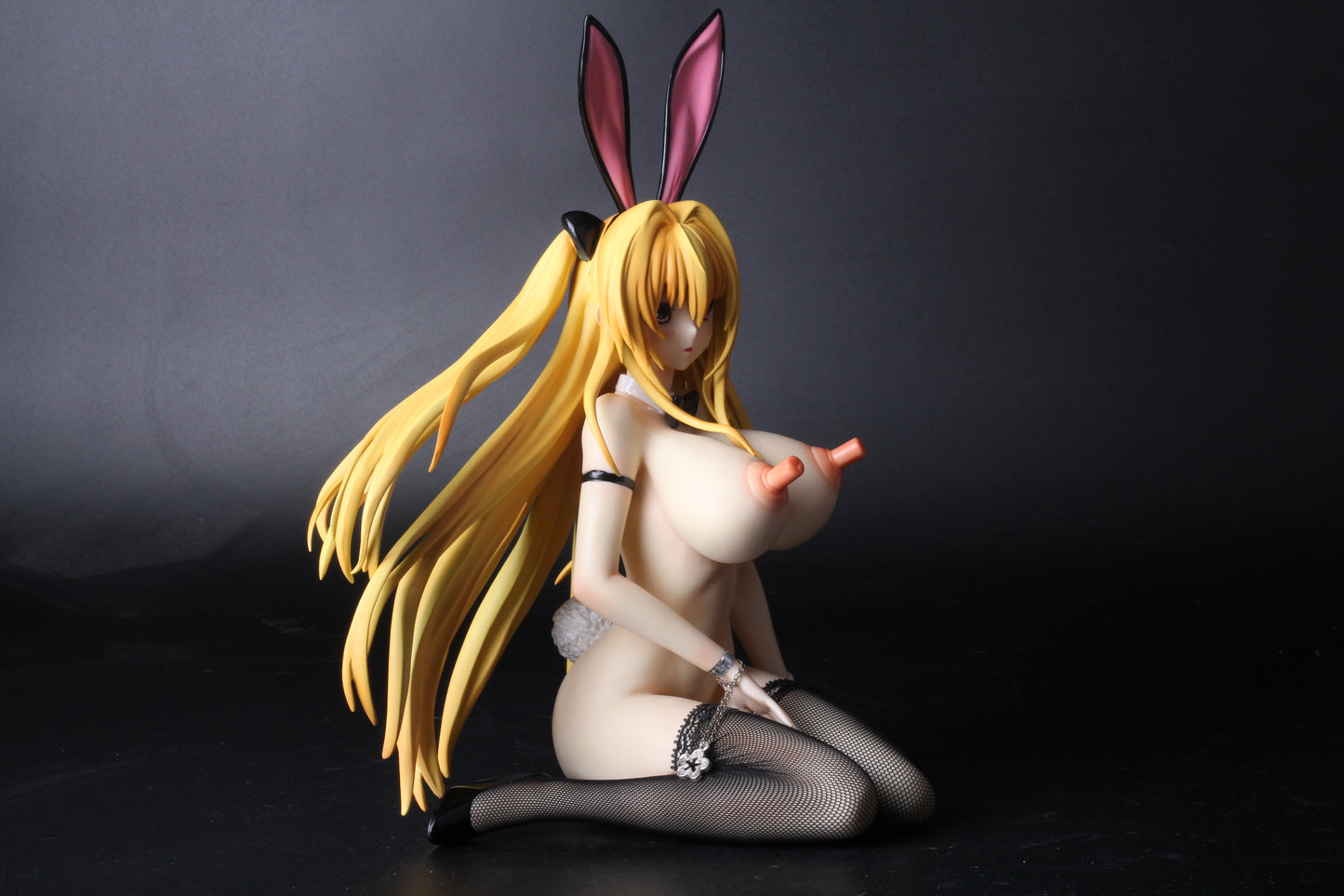 To Love Darkness Golden Darkness Eve Konjiki no Yami Bunny Ver. 1/4 nude anime figure