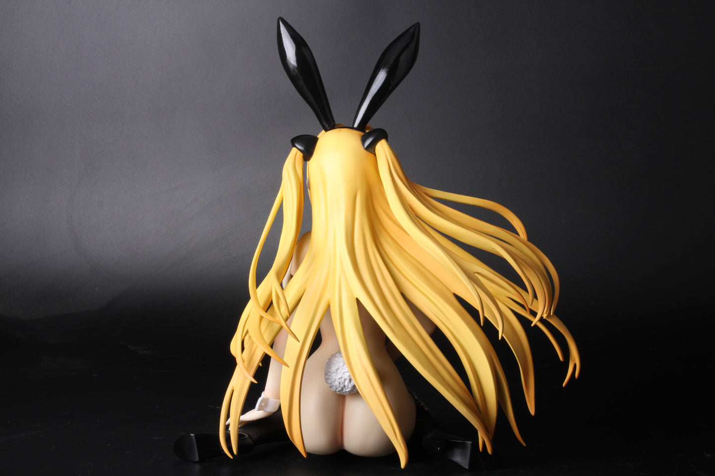 To Love Darkness Golden Darkness Eve Konjiki no Yami Bunny Ver. 1/4 nude anime figure