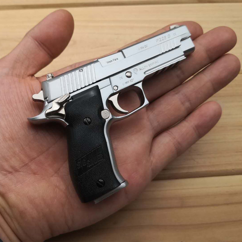 1/2.05 scale SIG Sauer P226 toy pistols gun police toy pistol gun model toy guns metal prop gun