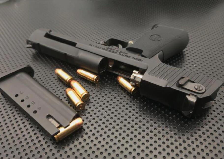 אקדח אקדחי צעצוע בקנה מידה 1/2.05 נשר המדבר Desert Eagle