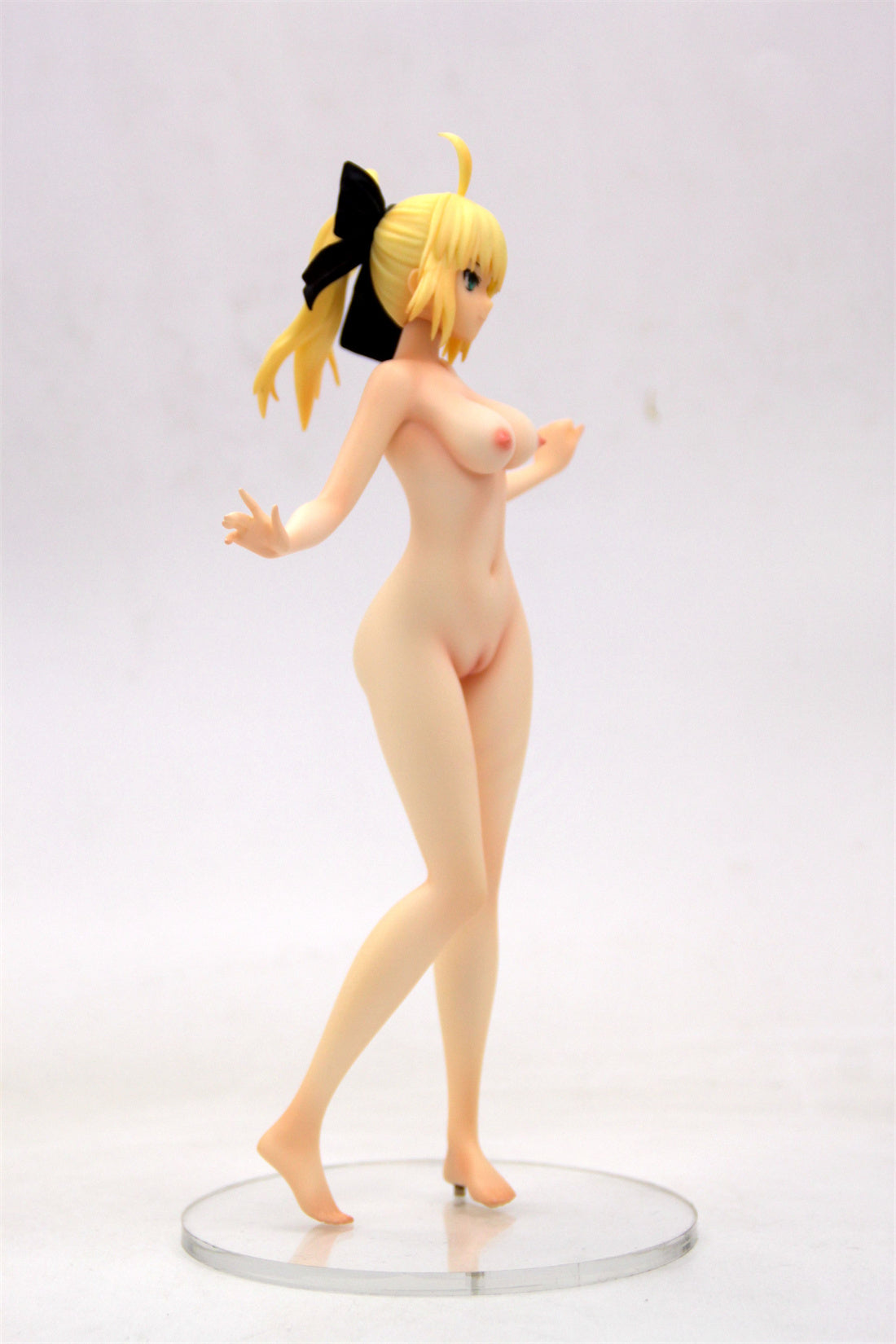 Fate/Stay Night: Saber (black bow Version) 1/6 collectible action figures naked anime figures