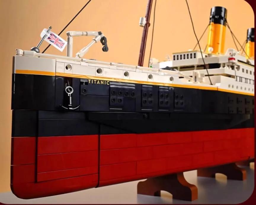 Titanic Building Blocks Set with light (9090 Pcs)