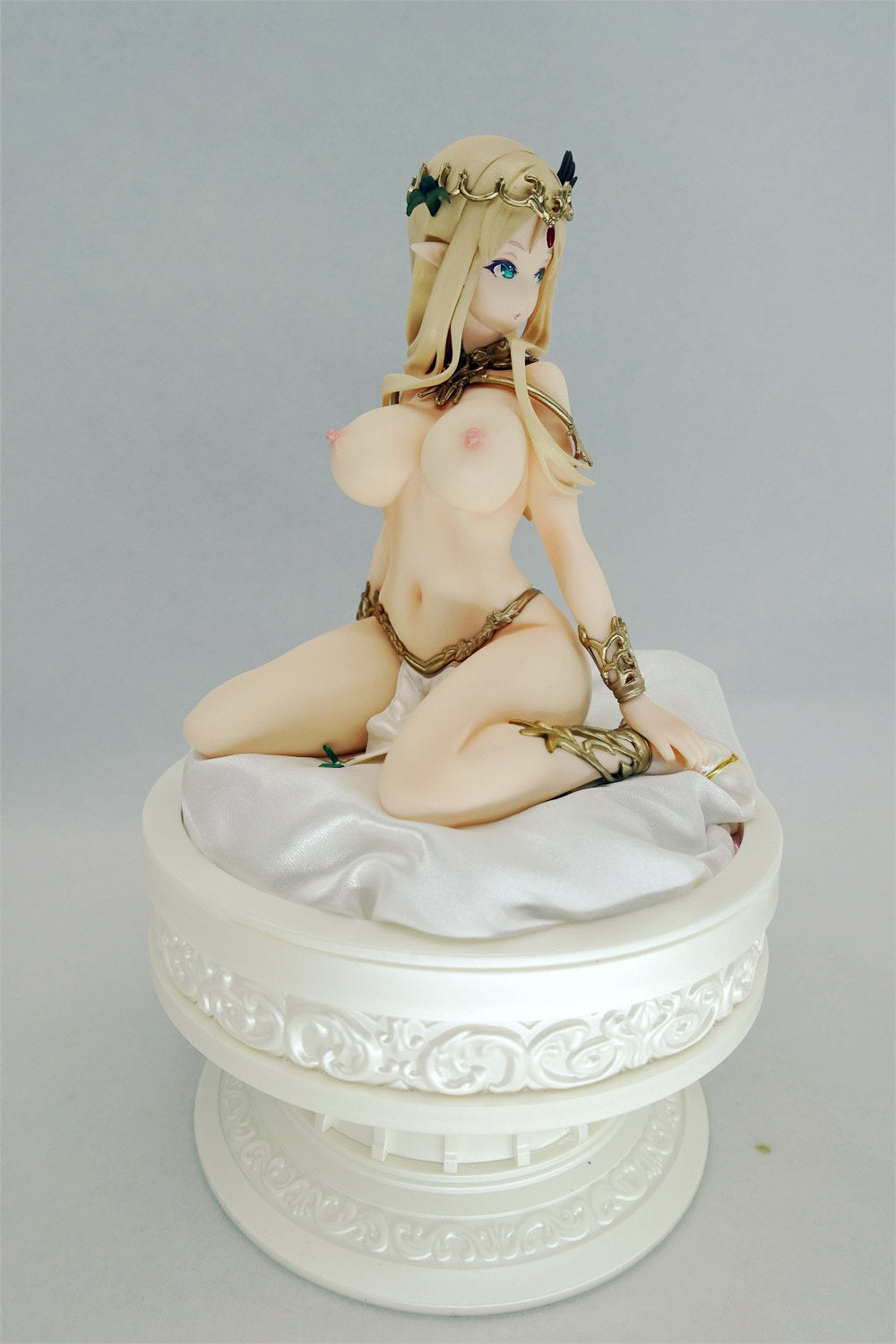Lily Rerium huge breast 1/6 naked anime figures
