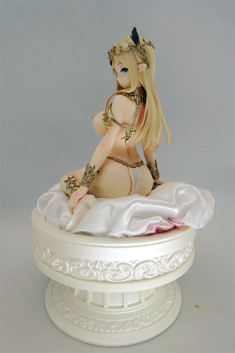 Lily Rerium huge breast 1/6 naked anime figures