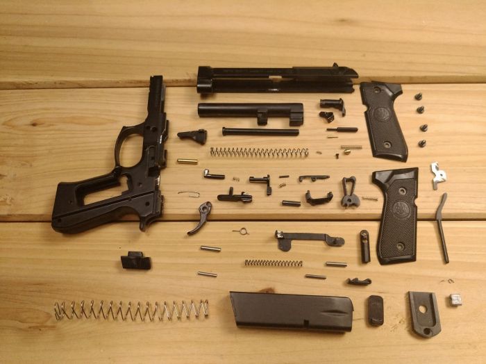 1/2.05 scale Italia Beretta M92F fake gun toy pistols police gun toy pistol gun model toy guns metal prop gun