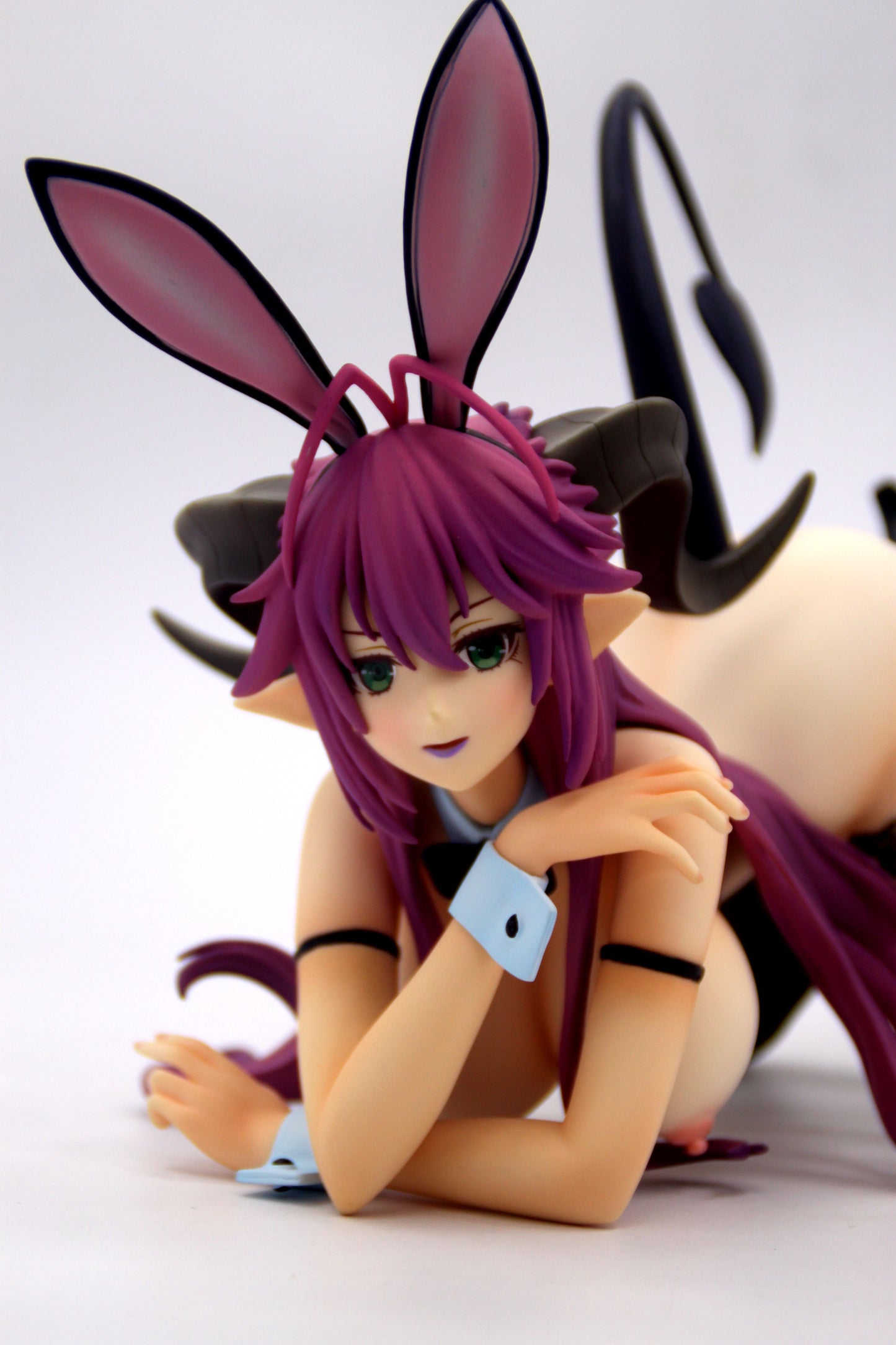 The Seven Deadly Sins Asmodeus Bunny Ver. 1/4 naked anime figure