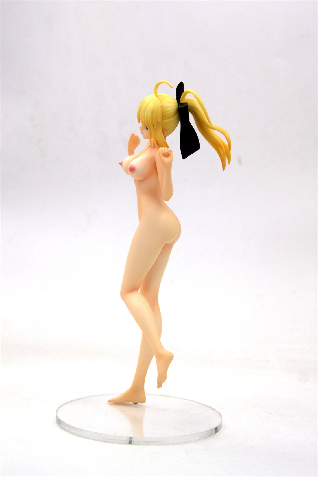 Fate/Stay Night: Saber (black bow Version) 1/6 collectible action figures naked anime figures